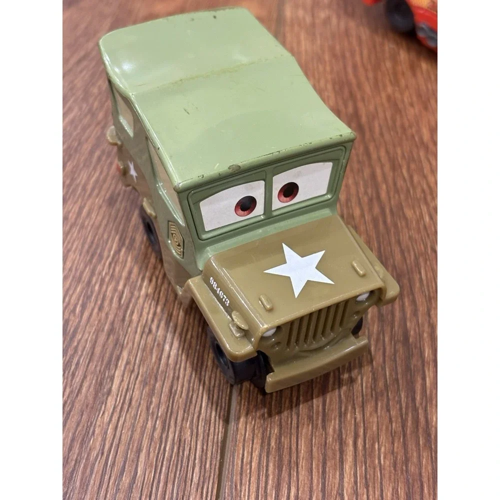 GEOTRAX Disney Pixar Cars Lightning McQueen Sarge Flo No Remote Fisher- Price